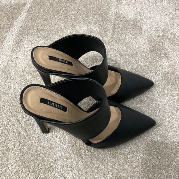 Forever 21 Black heels size 6 - Picture 4 of 4